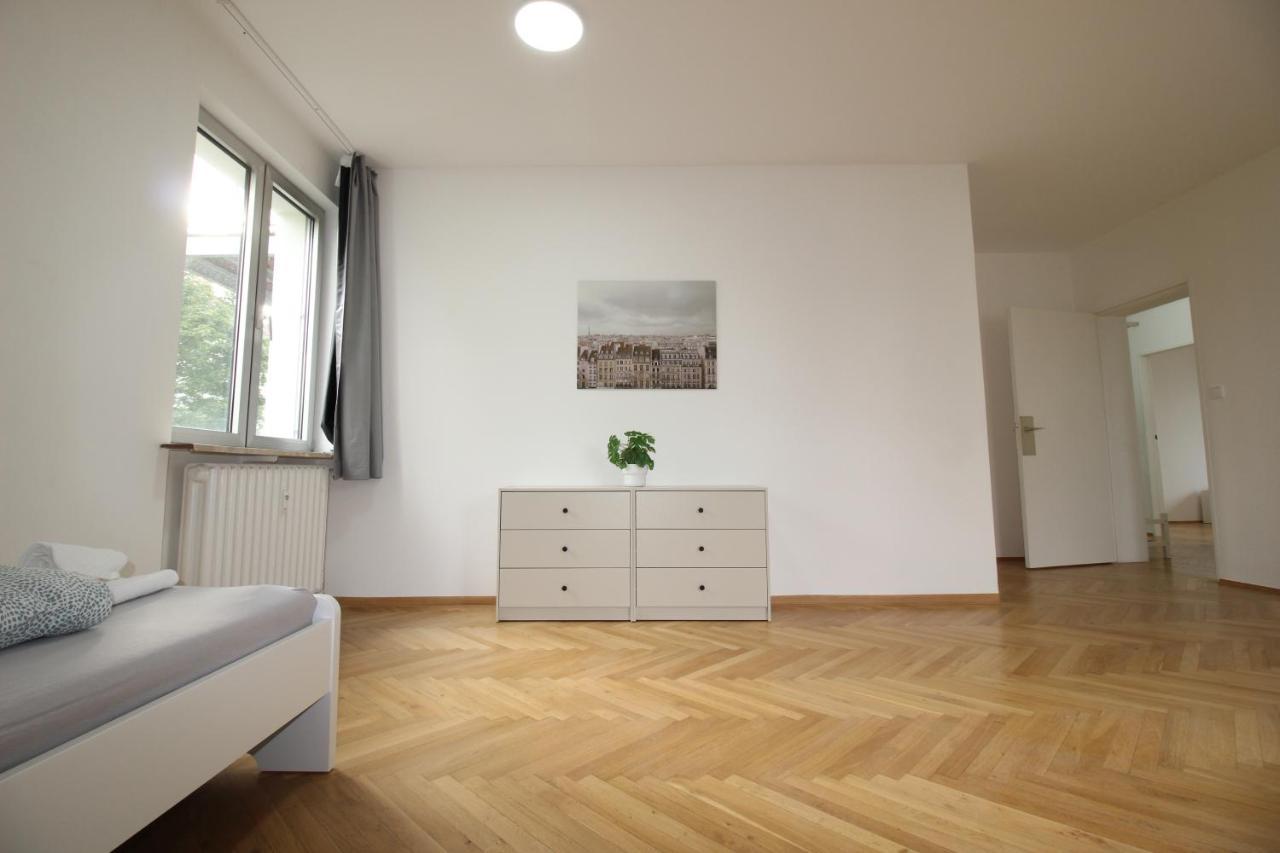 Apartmenthaus Kitzingen - Grosszuegige Wohnungen Fuer Je 6 Personen Mit Balkon Dış mekan fotoğraf