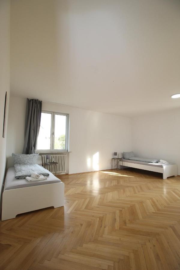Apartmenthaus Kitzingen - Grosszuegige Wohnungen Fuer Je 6 Personen Mit Balkon Dış mekan fotoğraf